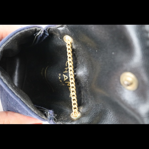 Vintage Chanel Knit Quilted Jersey Pouch Necklace Dark Blue Gold Hardware - Picture 5 of 8